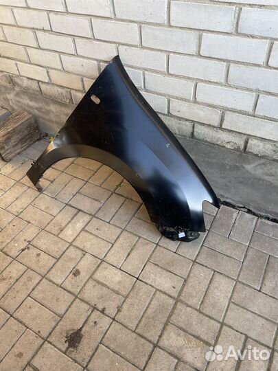 Крыло на renault logan 2