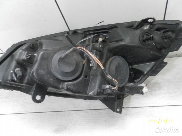 Фара передняя правая Renault Scenic 2 дефект уха