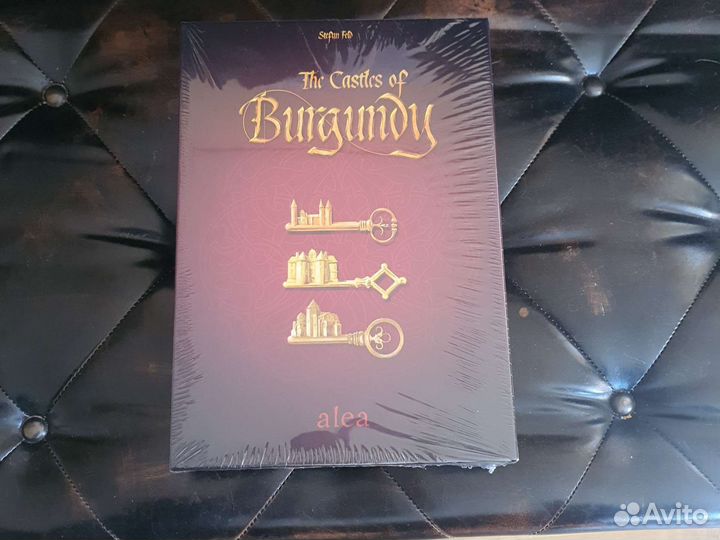 Замки Бургундии новая в пленке. Оригинал