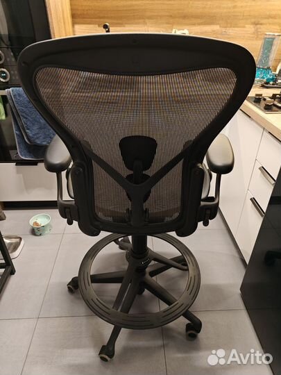 Компьютерное кресло Herman Miller Aeron remastered