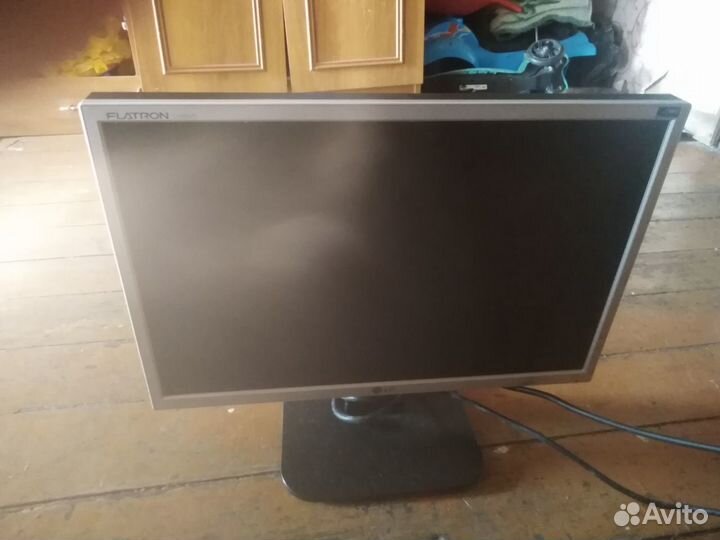 Монитор LG flatron L192WS