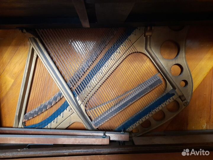 Старинный инструмент пианино ferd manthey
