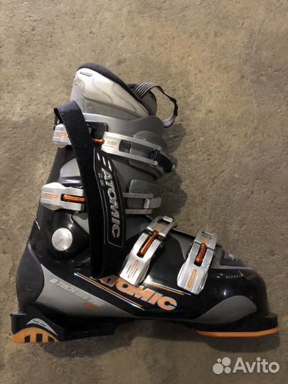 Продам лыжные ботинки атомик 40р 25см