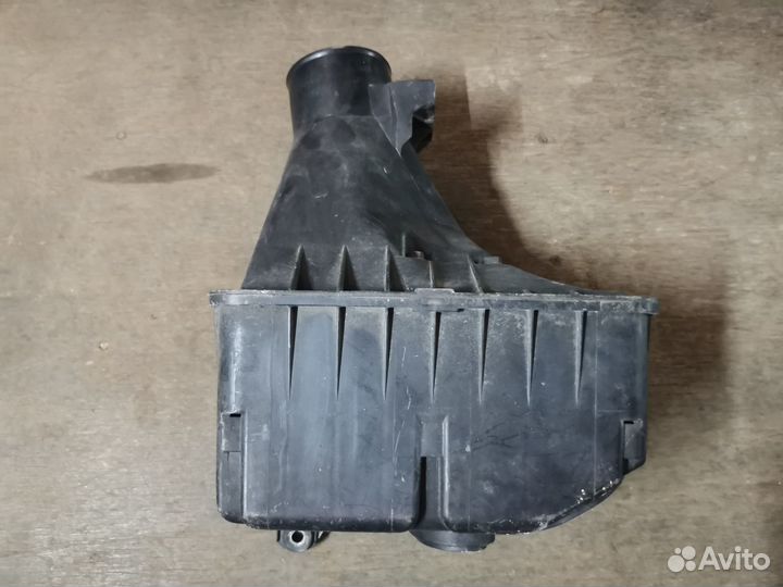 Корпус воздушного фильтра toyota chaser jzx81