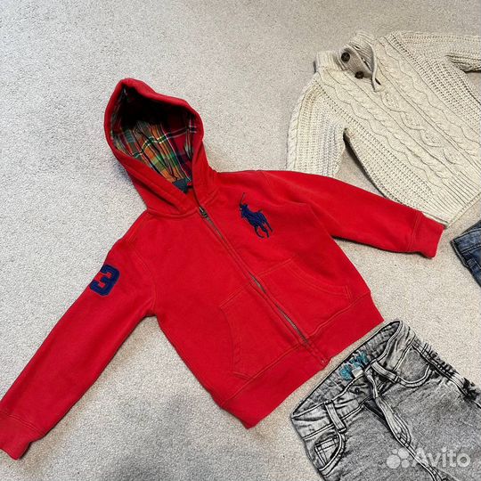 Комплект фирменных вещей