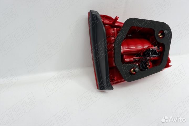 Фонарь правый задний в крышку багажника 908960