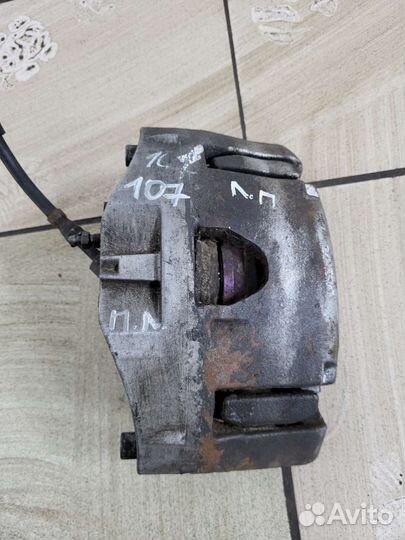 Суппорт тормозной передний левый volvo xc90