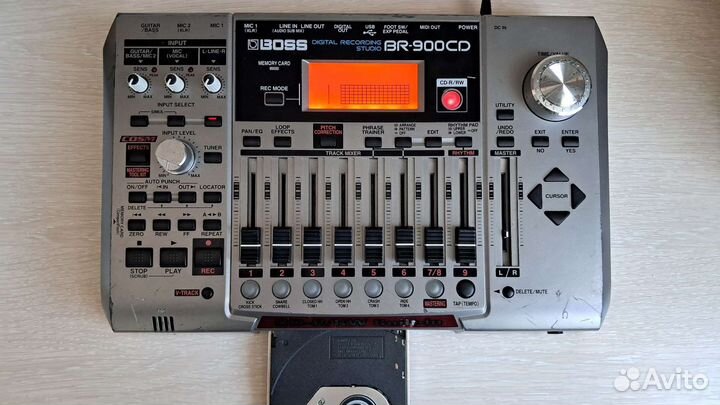 Boss BR-900CD цифровая портастудия