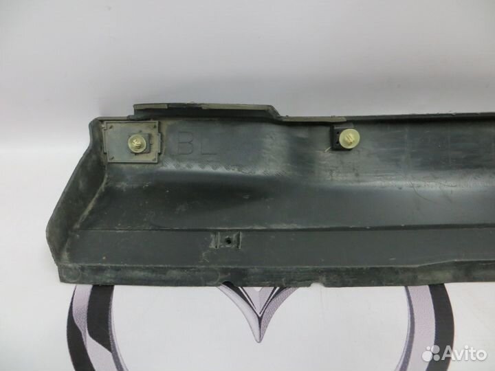 Левая накладка порога Mitsubishi Outlander XL