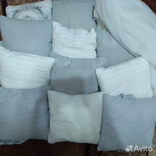 Бортики в кроваткус балдахином