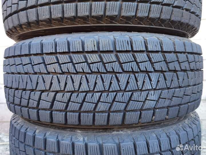 Bridgestone Blizzak DM-V1 215/65 R16 98Q