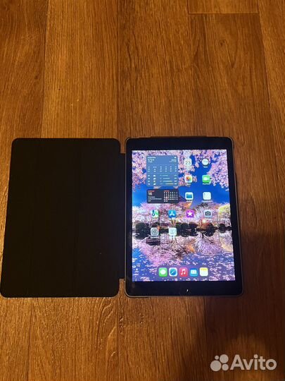 Продам iPad Air 2