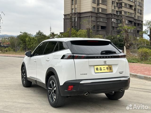 Peugeot 2008 1.2 AT, 2020, 32 000 км