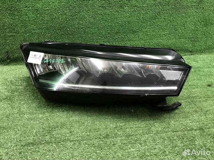 Фара правая Skoda Octavia