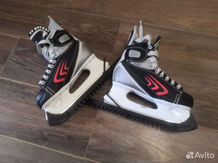 Коньки хоккейные 40 размер новые