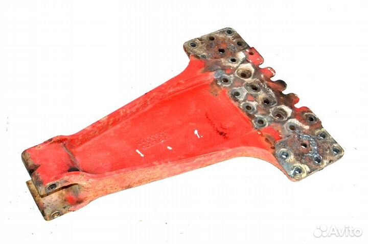 Кронштейн реактивной тяги, ведущего моста,левый vo