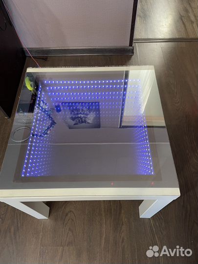 Журнальный столик с эффектом бездны