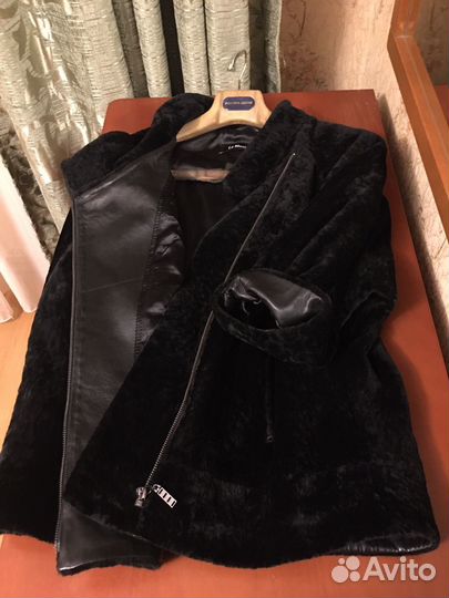 Короткая шубка, мягкий астраган