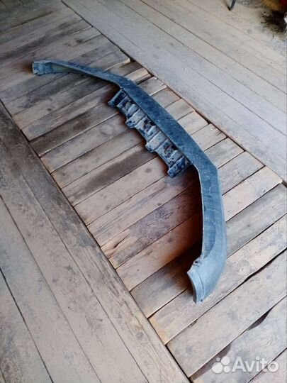 Губа переднего бампера Tiguan 1