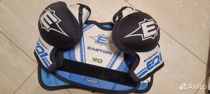 Шлем хоккейный, амуниция для хоккея