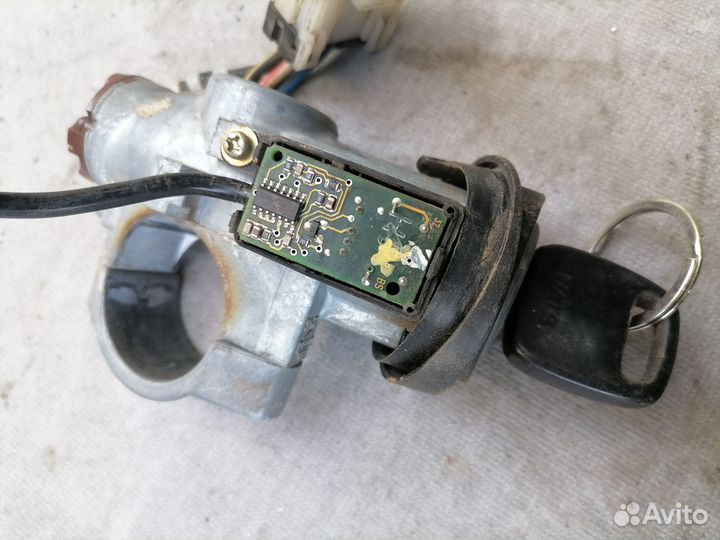 Замок зажигания с ключом Nissan Almera N15 1999