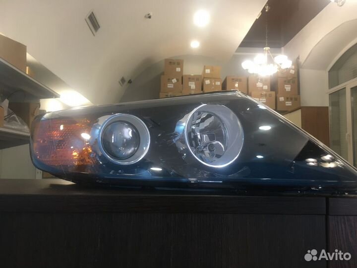 Фара правая Kia Sorento