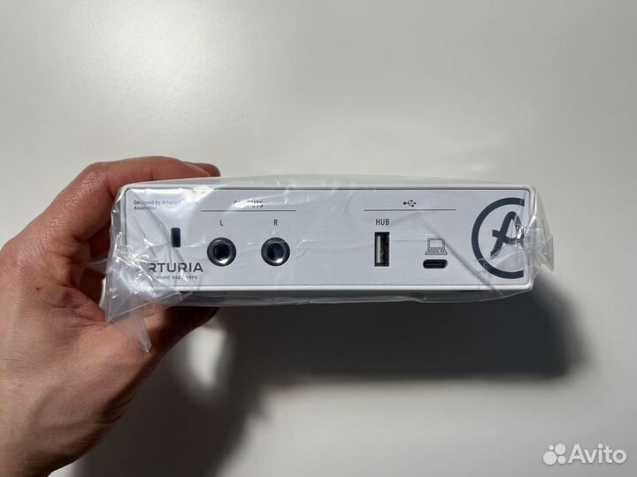 Звуковая карта Arturia Minifuse 1 White новая