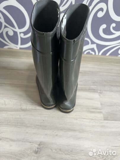Резиновые сапоги
