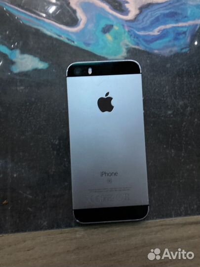 iPhone SE, 32 ГБ