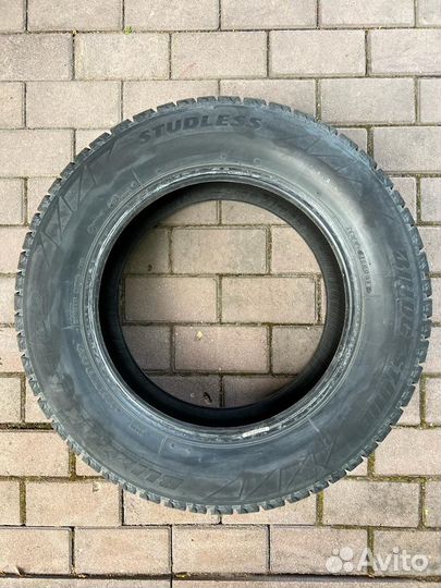 Bridgestone Blizzak Revo2 225/60 R16