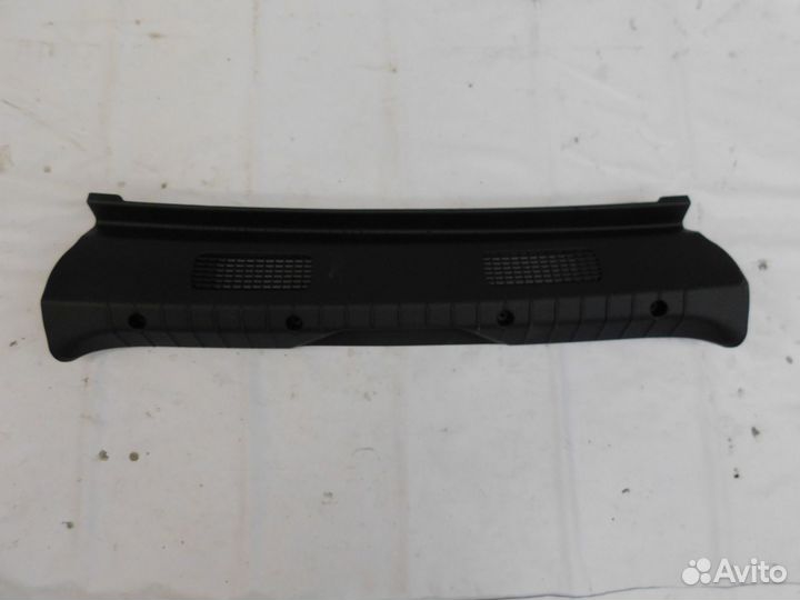 Накладка замка багажника LADA Granta лифтбэк 2011