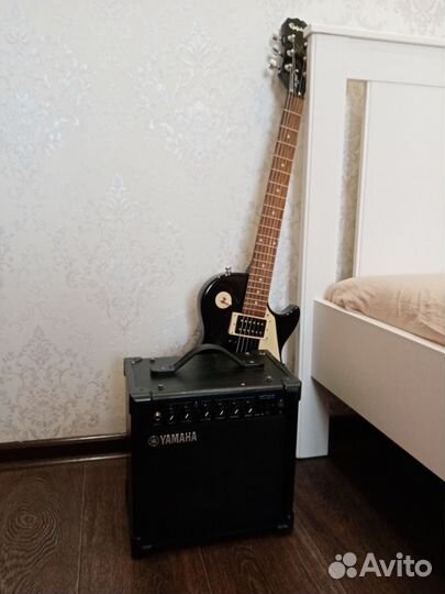 Epiphone les paul 100 ebony + комбик yamaha GA15II