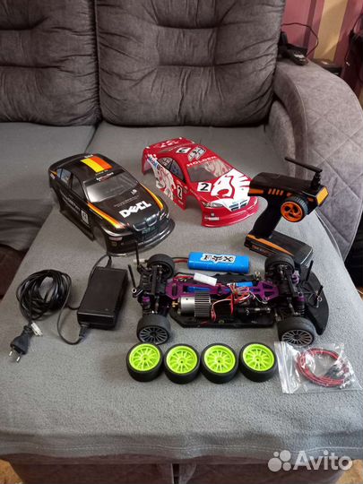 Радиоуправляемая машина RC drift 1/10