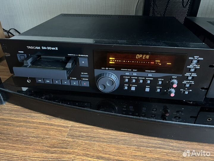 Tascam da-30 mkii dat дека студийная