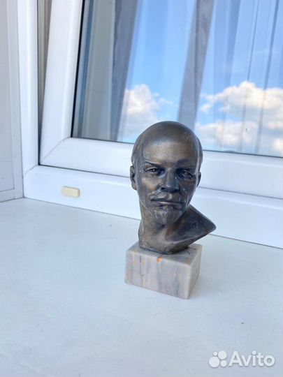 Ленин бюст