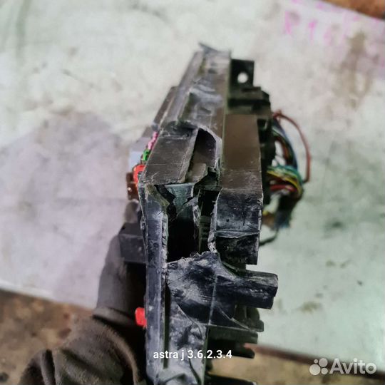 Блок предохранителей opel astra j дефект
