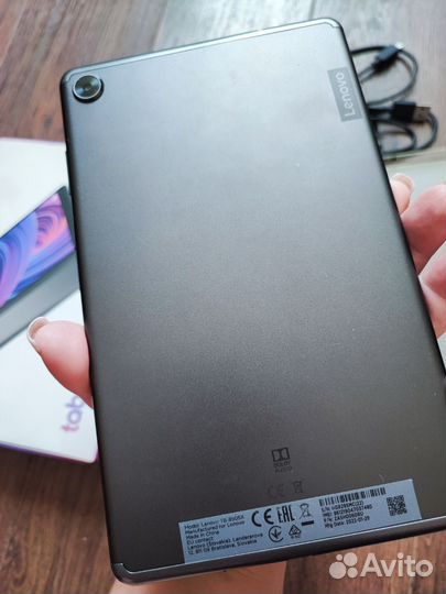 Планшет Lenovo Tab M8