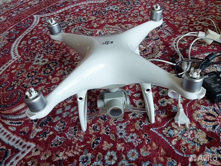 Квадрокоптер DJI Phantom 4 Advanced