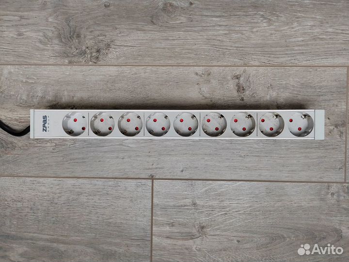 Блок розеток Zpas 19''