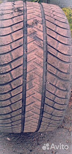 Michelin Pilot Alpin 285/40 R19