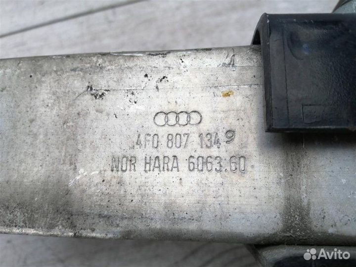 Кронштейн переднего усилителя Audi A6 C6 2.0 2006