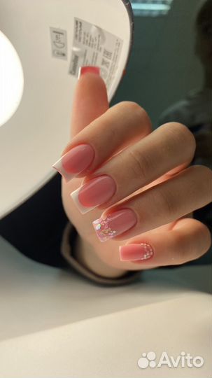 Наращивание ногтей в салоне