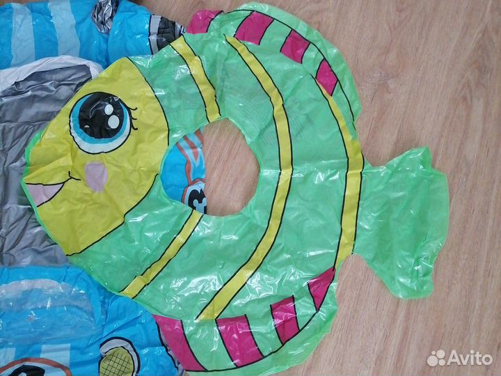 Надувной круг и машина для купания