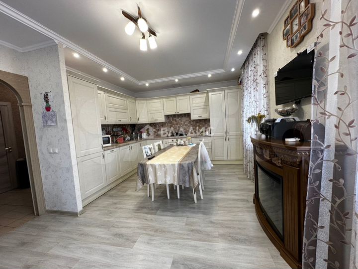 3-к. квартира, 116,9 м², 2/2 эт.