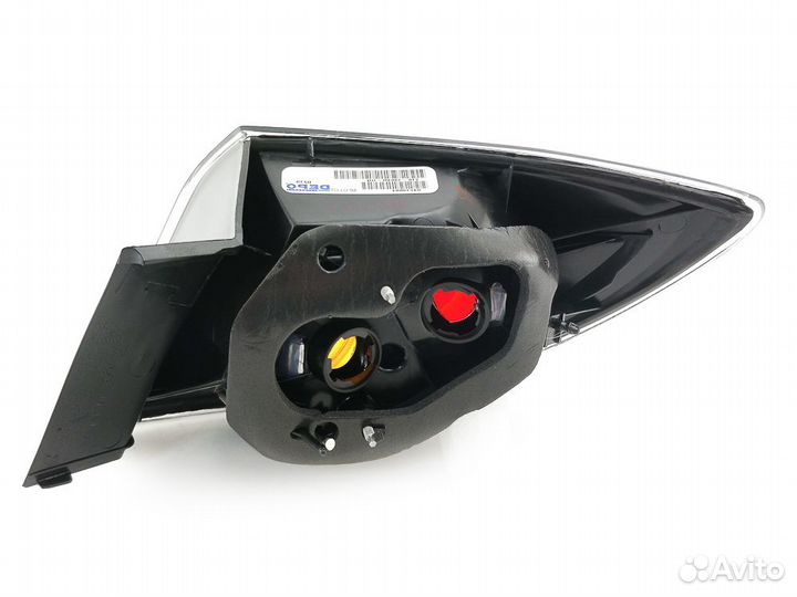 Фонарь левый задний в крыло Mazda 3 bk хэтчбек
