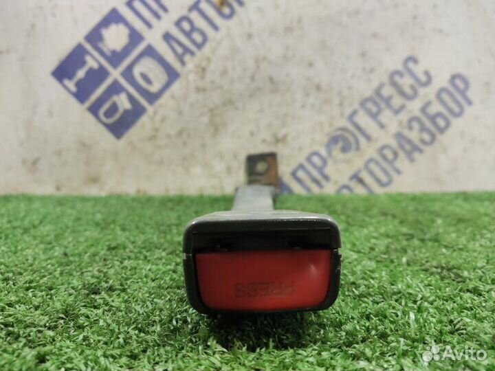 Ответная часть ремня безопасности передняя левая