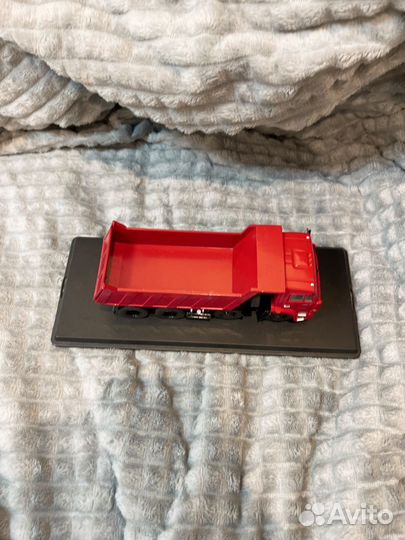Модель грузовика камаз 6540 коллекционная