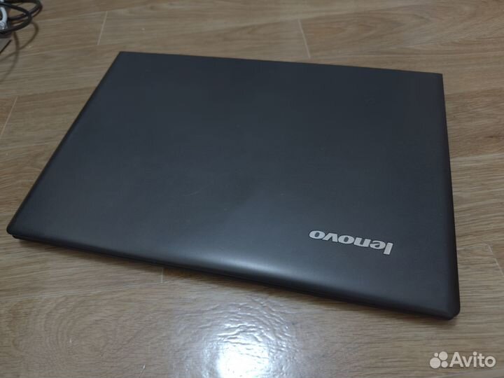 Мощный Lenovo 17.3 i5 6200/8/ssd 512/Dolby digital