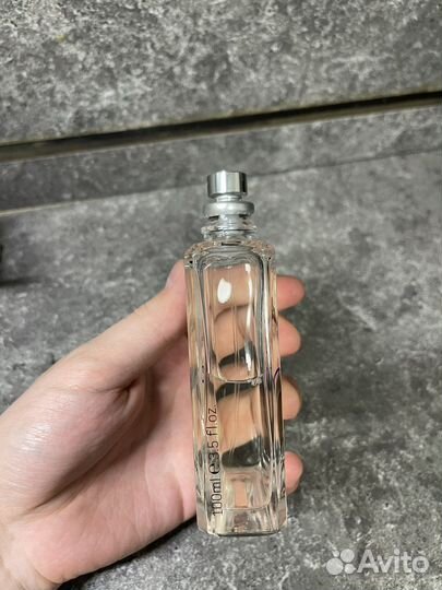 Molecule 01 Escentric molecules