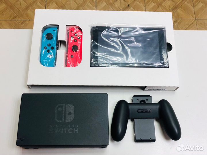 Игровая консоль Nintendo Switch 32Gb